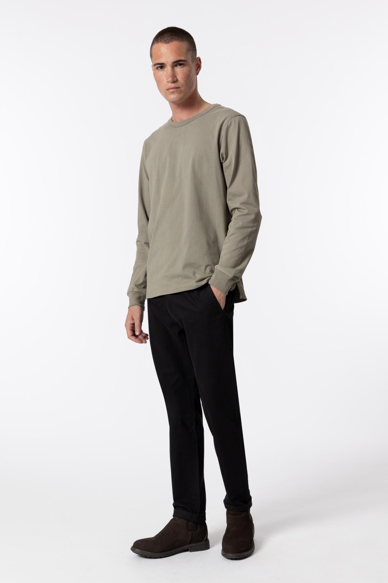 Calas Chino Tapered Fit