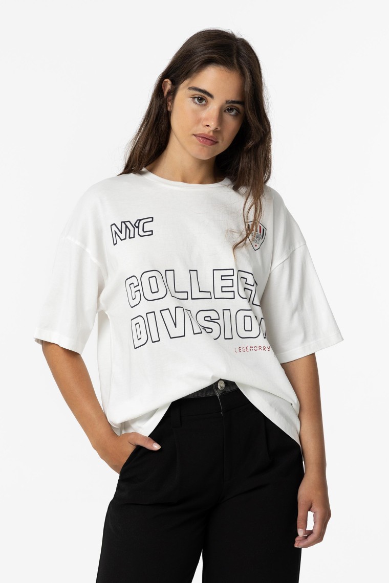 T-shirt Oversize com Estampado Frontal