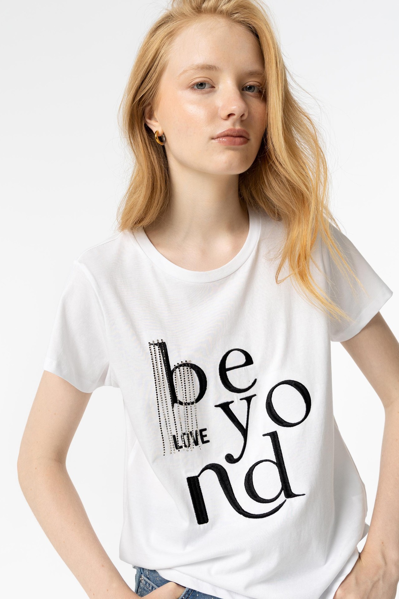 T-shirt with Slogan and Beads