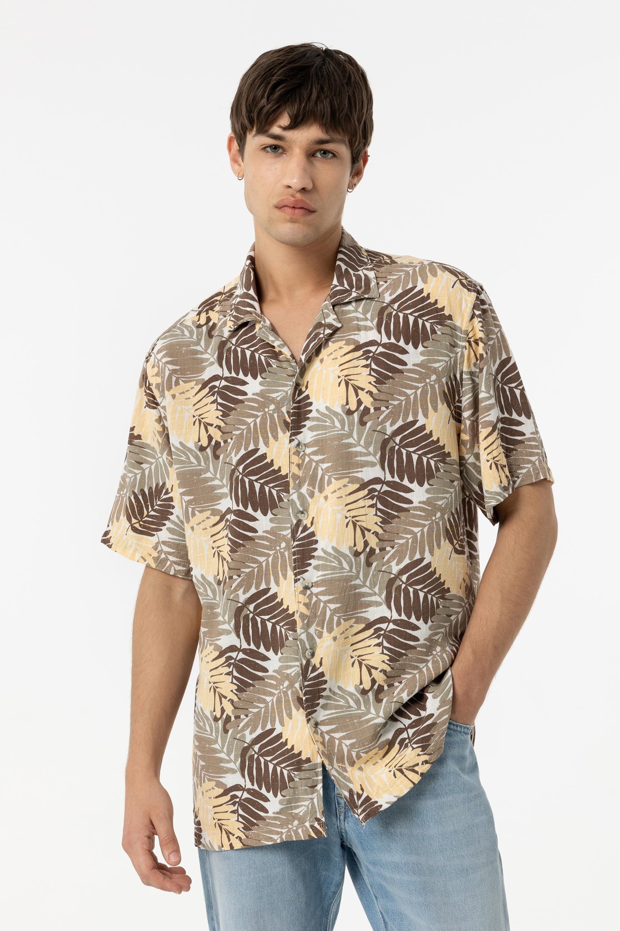 Camisa Relaxed Fit Linho Estampado Tropical