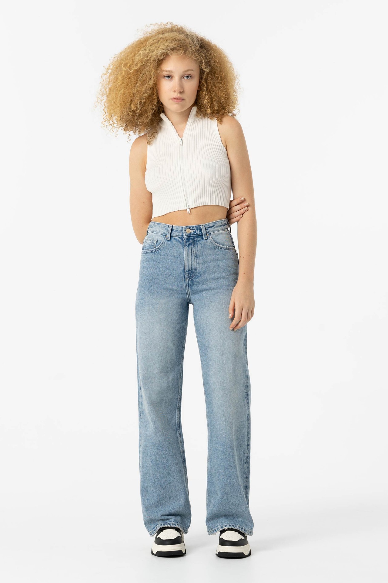 Wide Leg Kylie Jeans with Rips