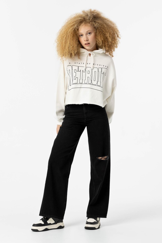 Wide Leg Kylie Jeans with Rips
