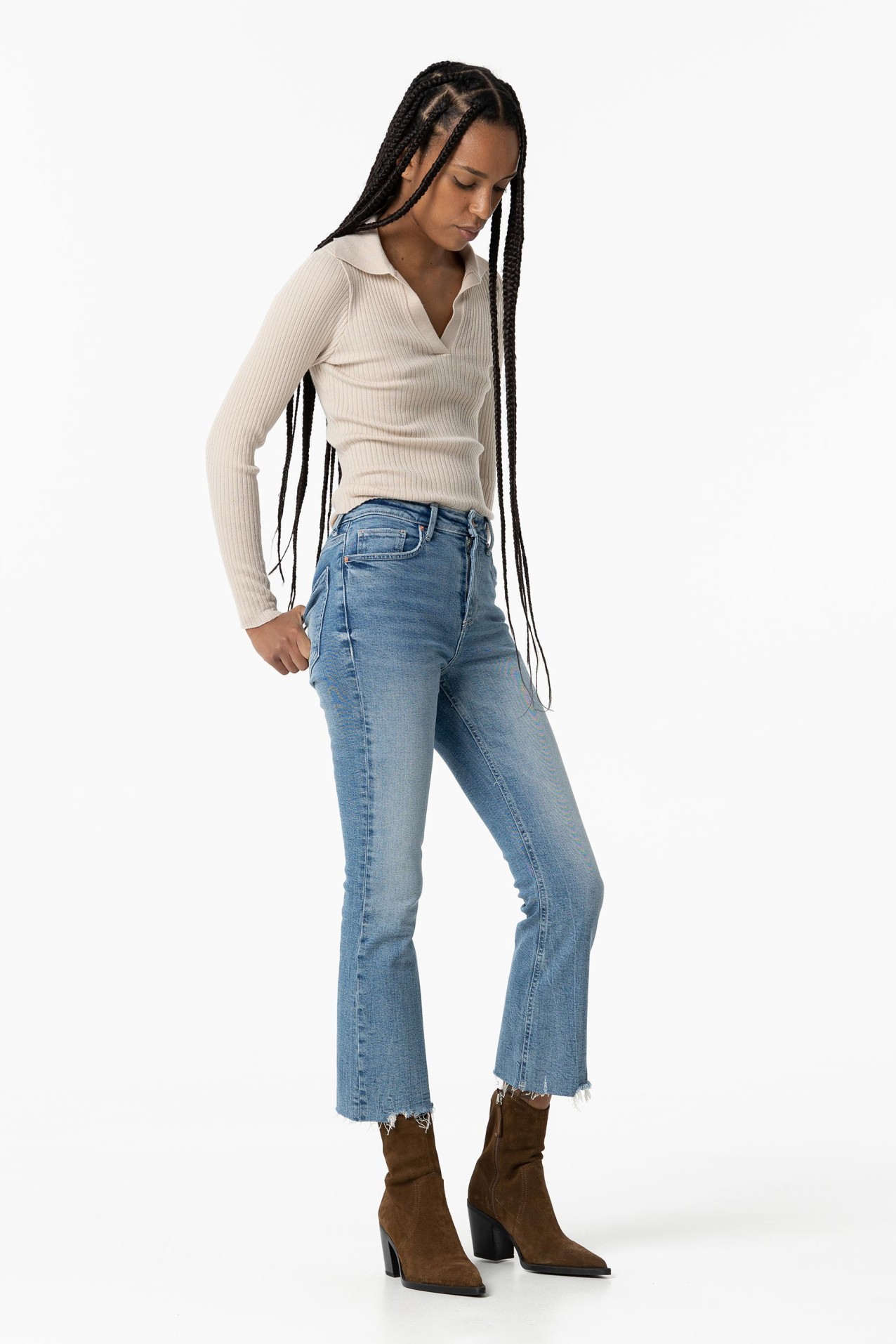 Jeans Megan Cropped Flare Tiro Alto