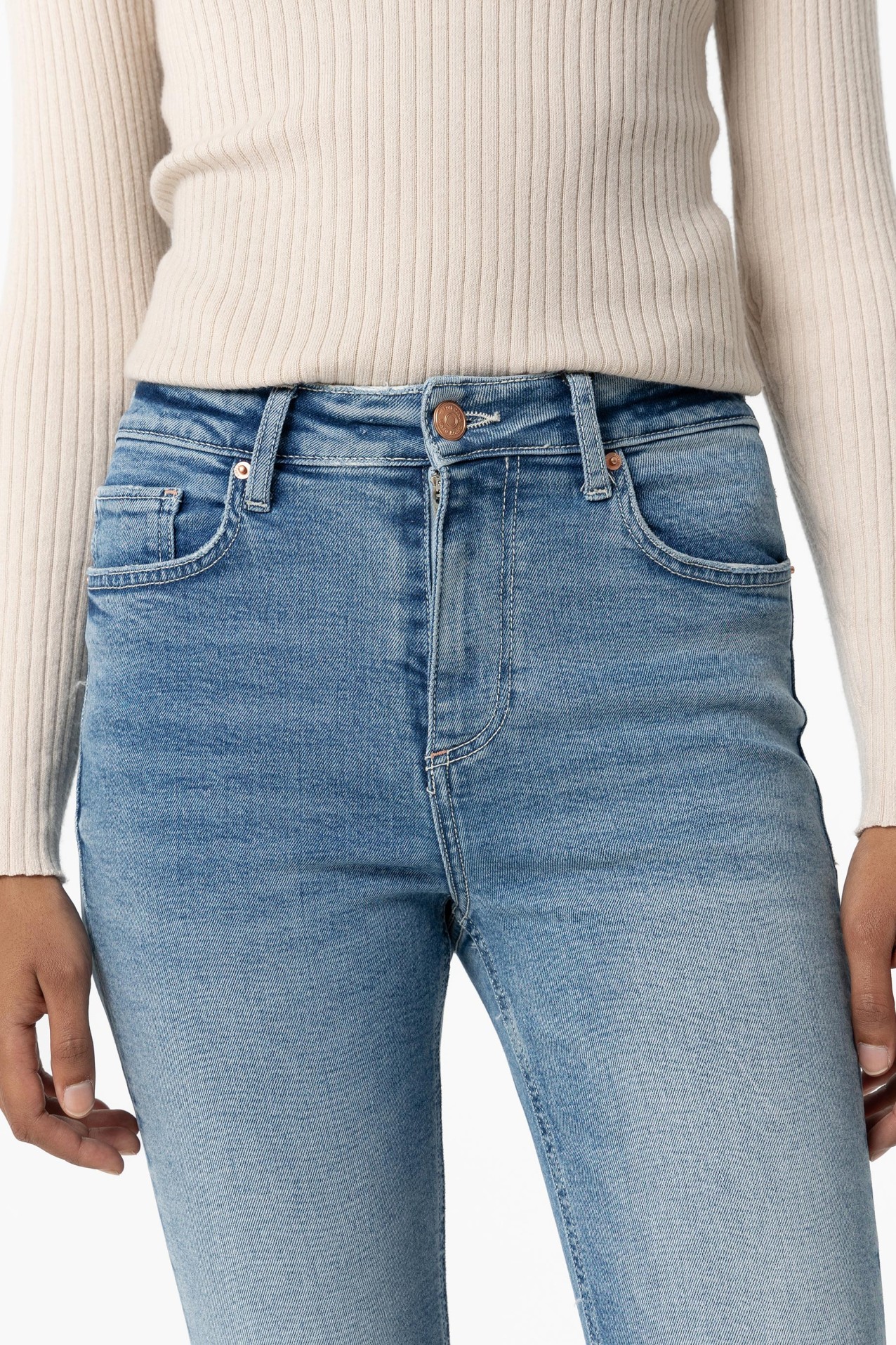 Jeans Megan Cropped Flare Tiro Alto