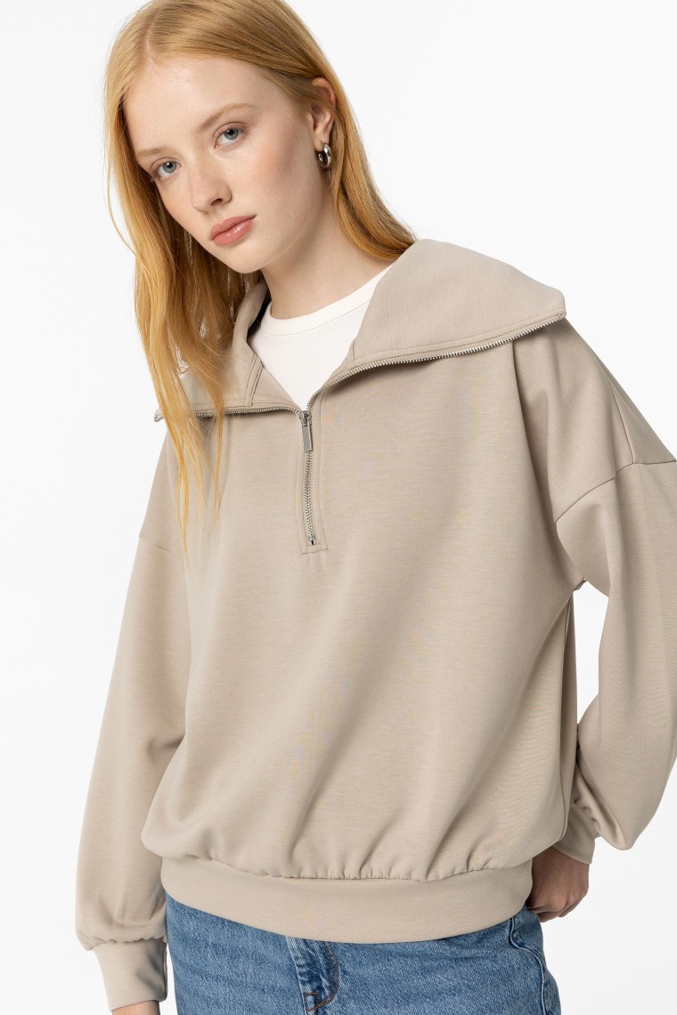 Sweatshirt with Zip