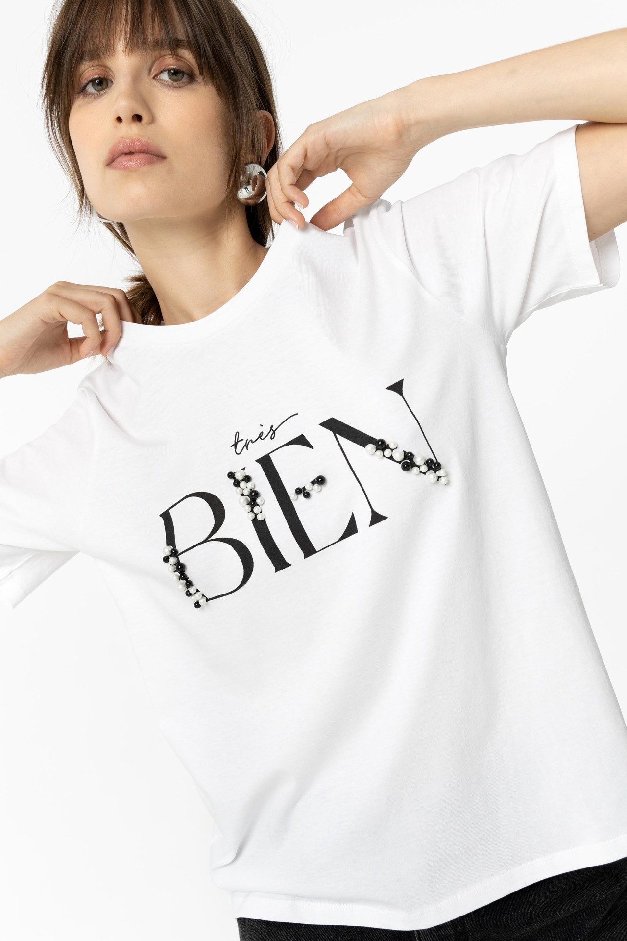 T-shirt Texto com Aplicaes