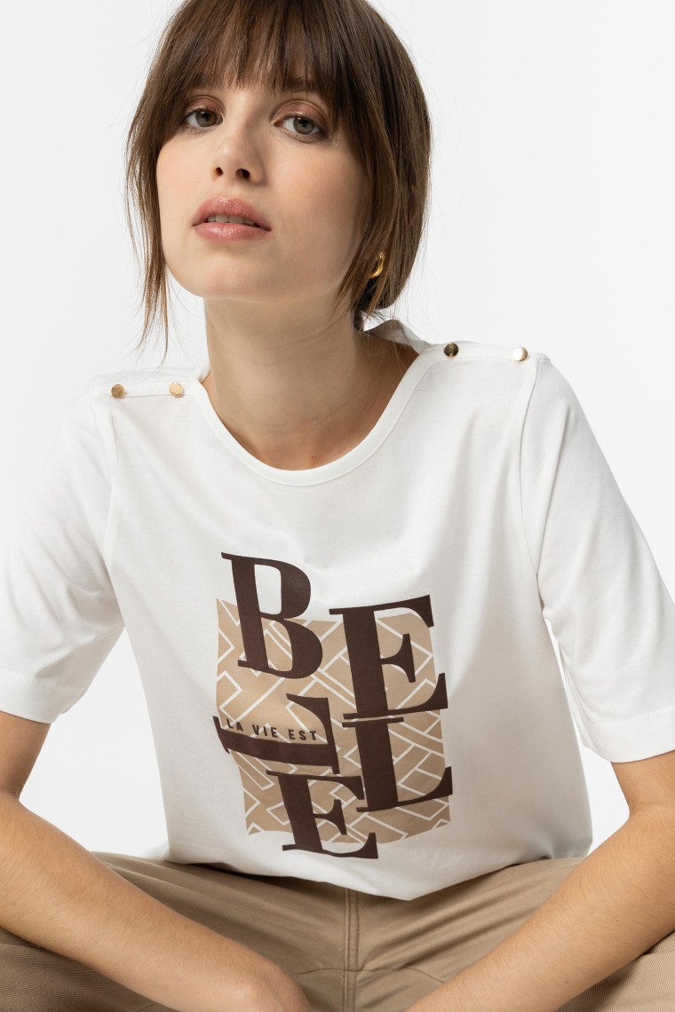 Camiseta Estampado Frontal con Relieve