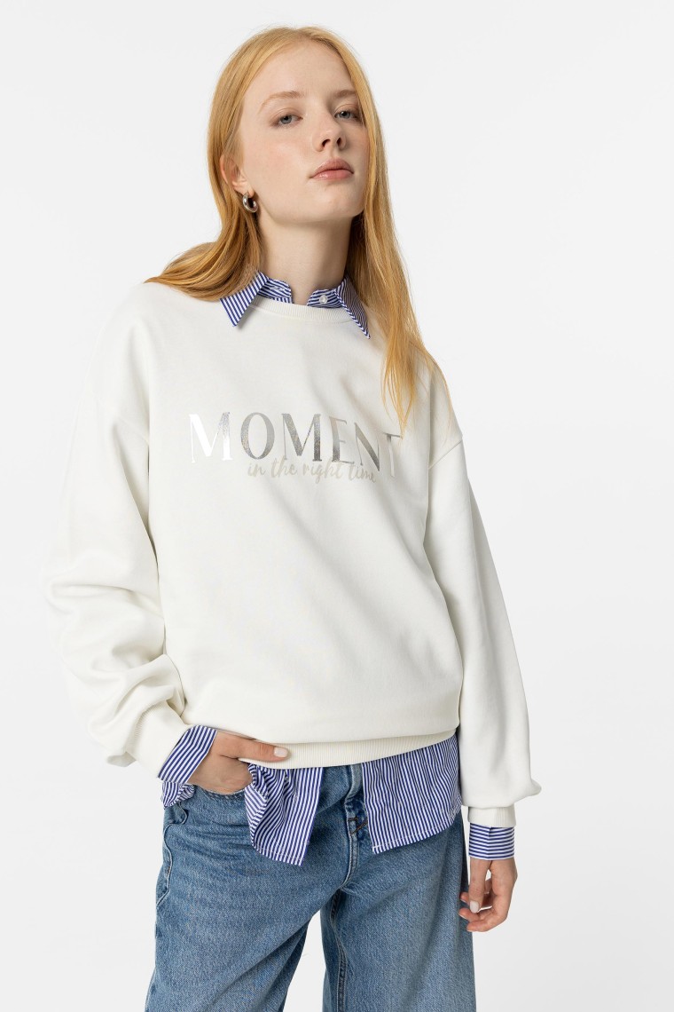 Sweatshirt com Texto Frontal