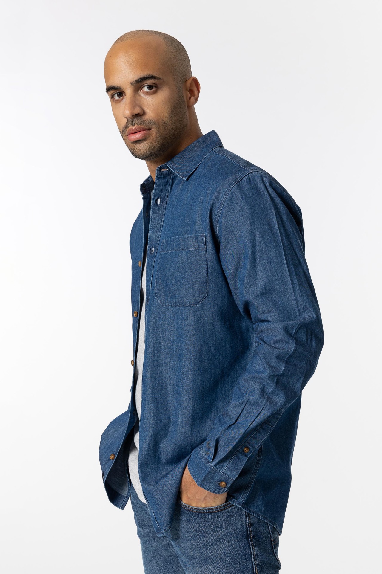 Camisa Denim Regular Fit con Bolsillo