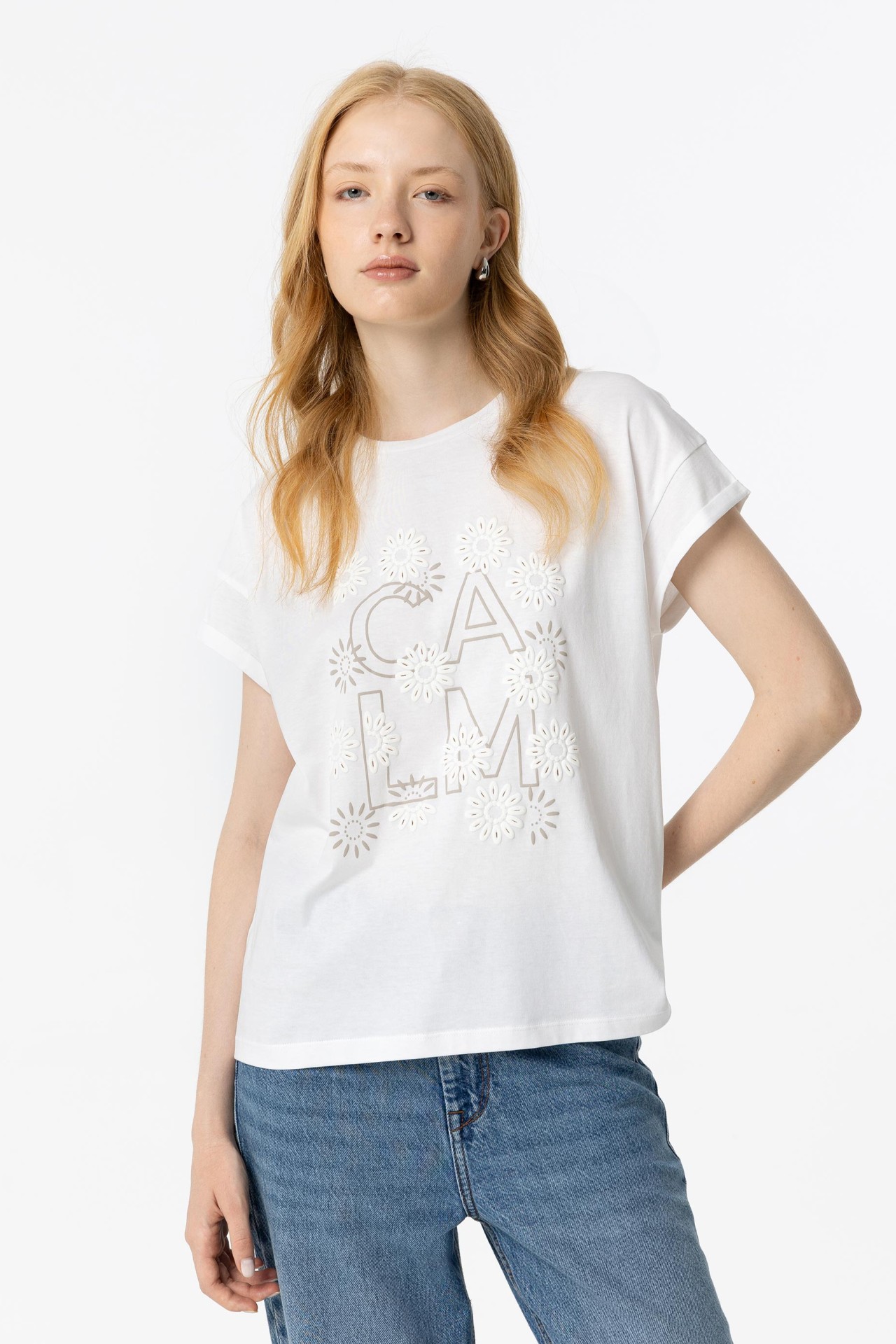 Camiseta Estampado Frontal con Relieve