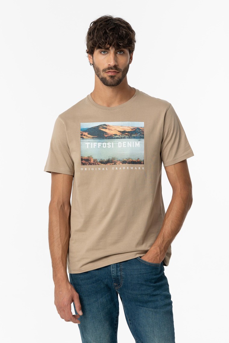 T-shirt com Estampado Fotogrfico