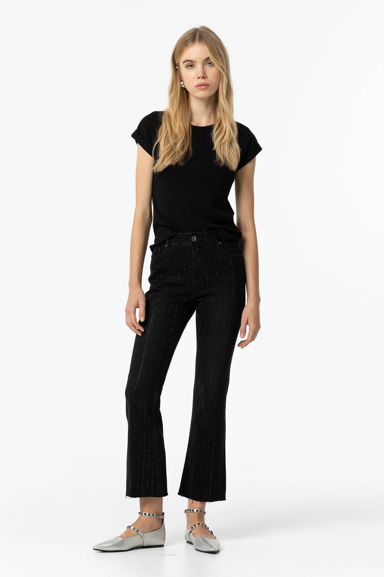 Cropped Flare Megan Jeans with Shiny Details