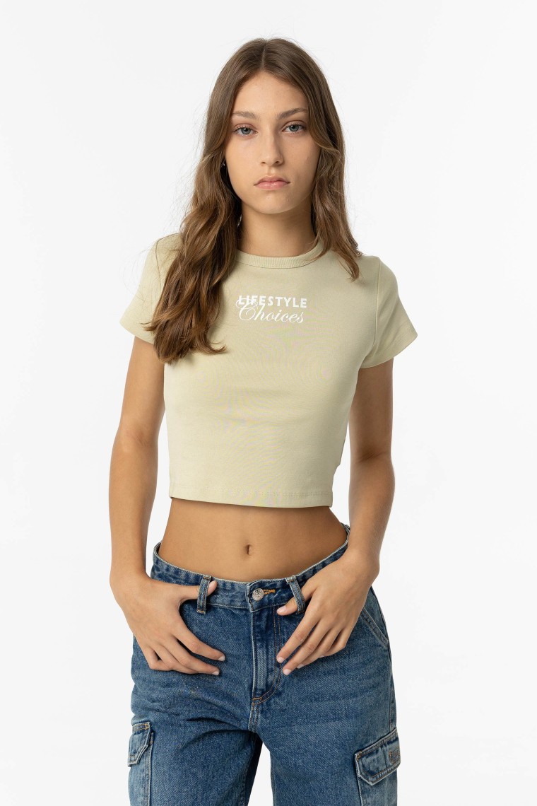 Camiseta Cropped con Estampado en Espalda