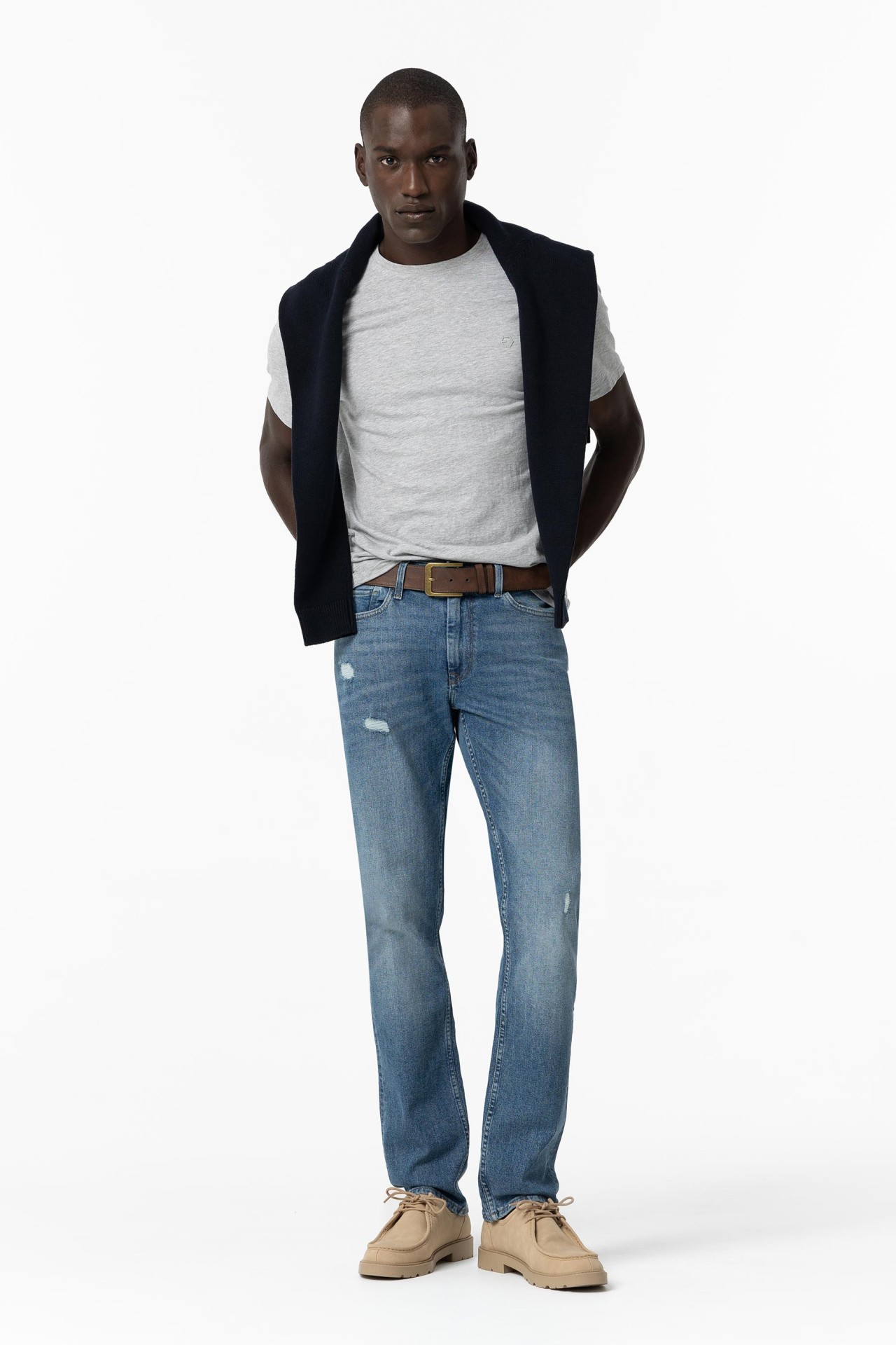 Comfort Fit Leo Jeans with Rips