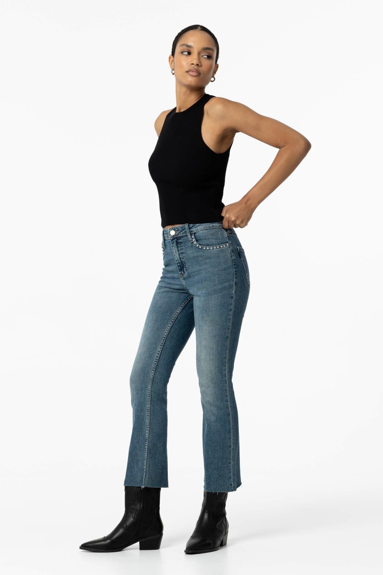 Jeans Megan Cropped Flare con Tachas