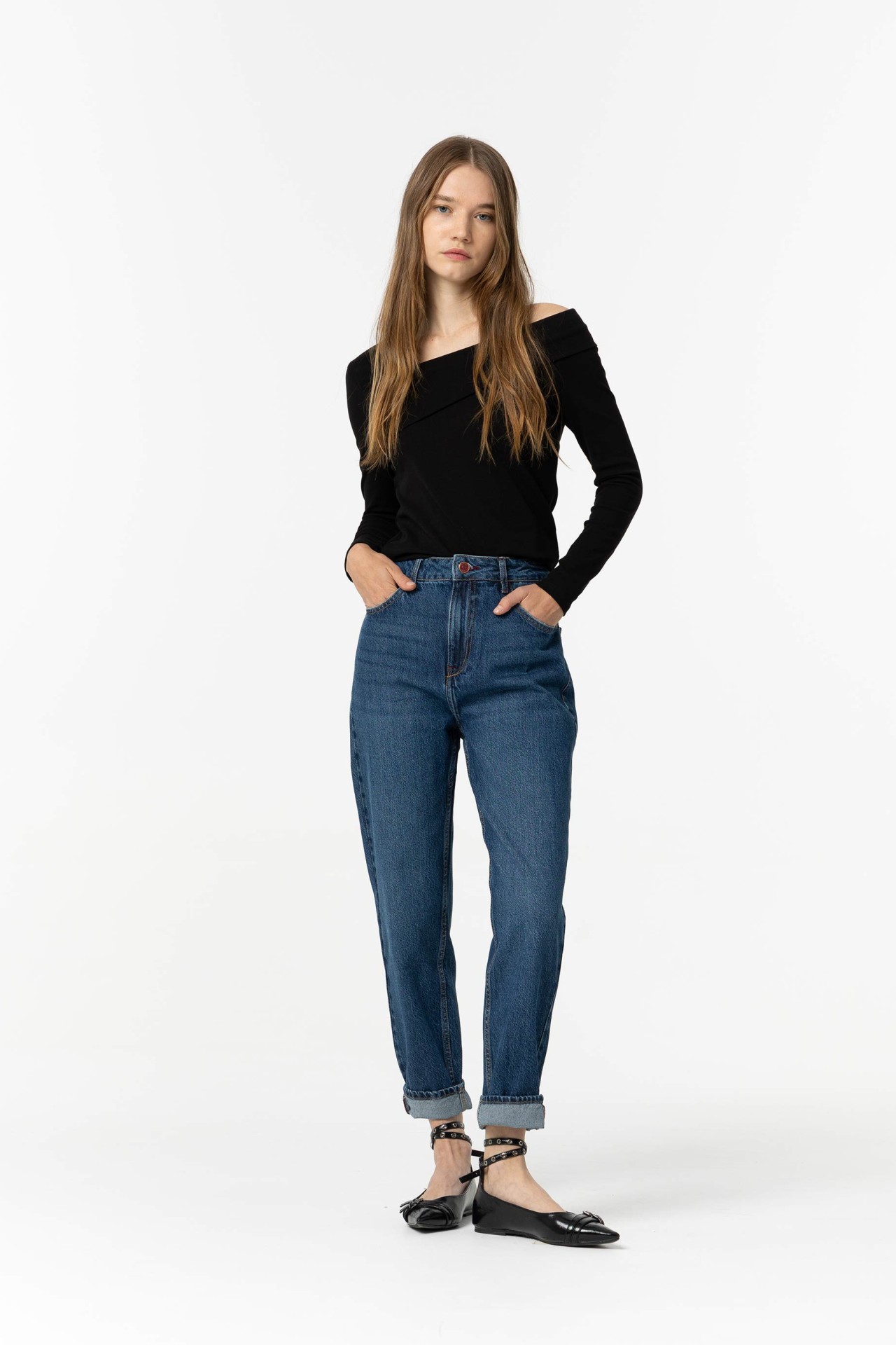 Tapered Fit Mom Jeans