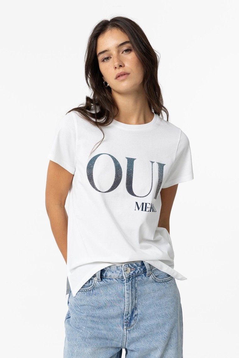 T-Shirt Estampado com Relevo