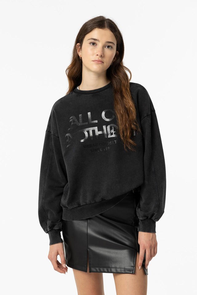 Black Sweatshirt