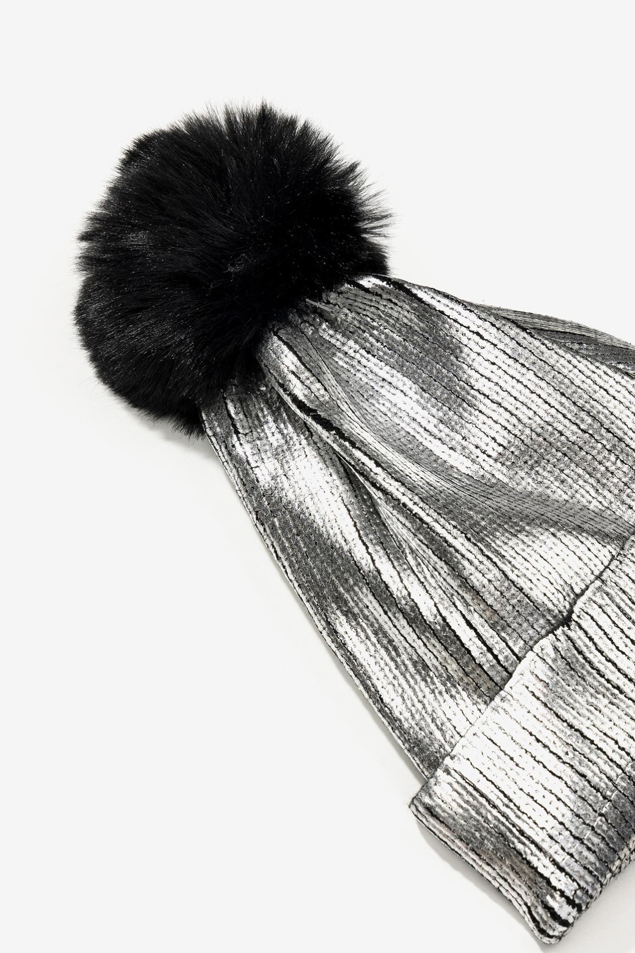 Gorro Metalizado con Pomp�n