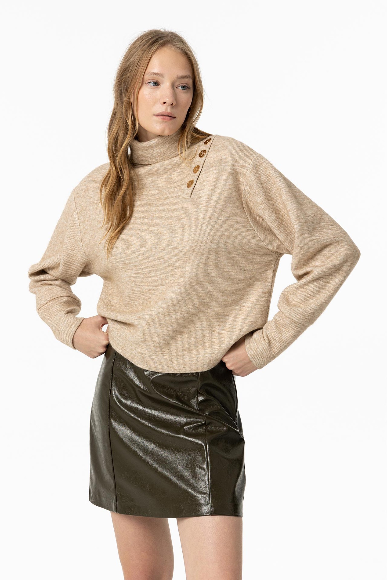 Jersey de cuello alto con botn