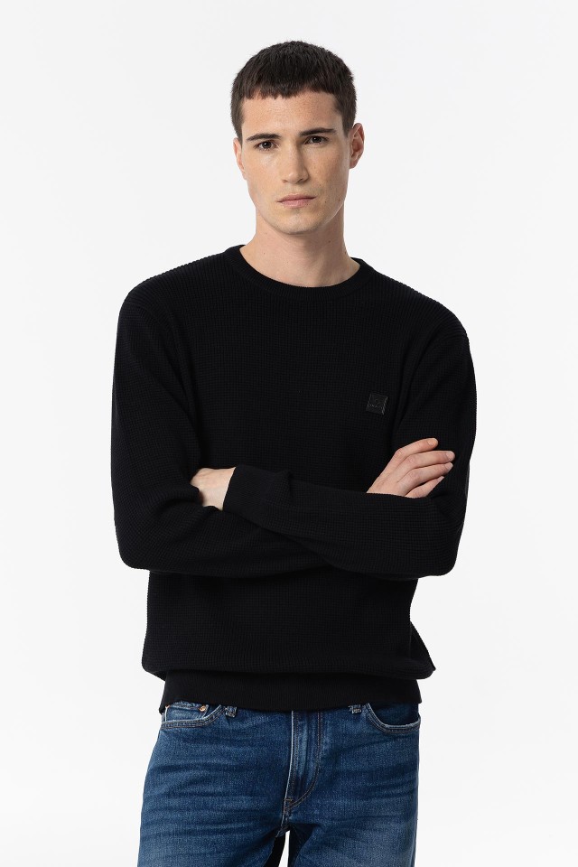 Knit sweater