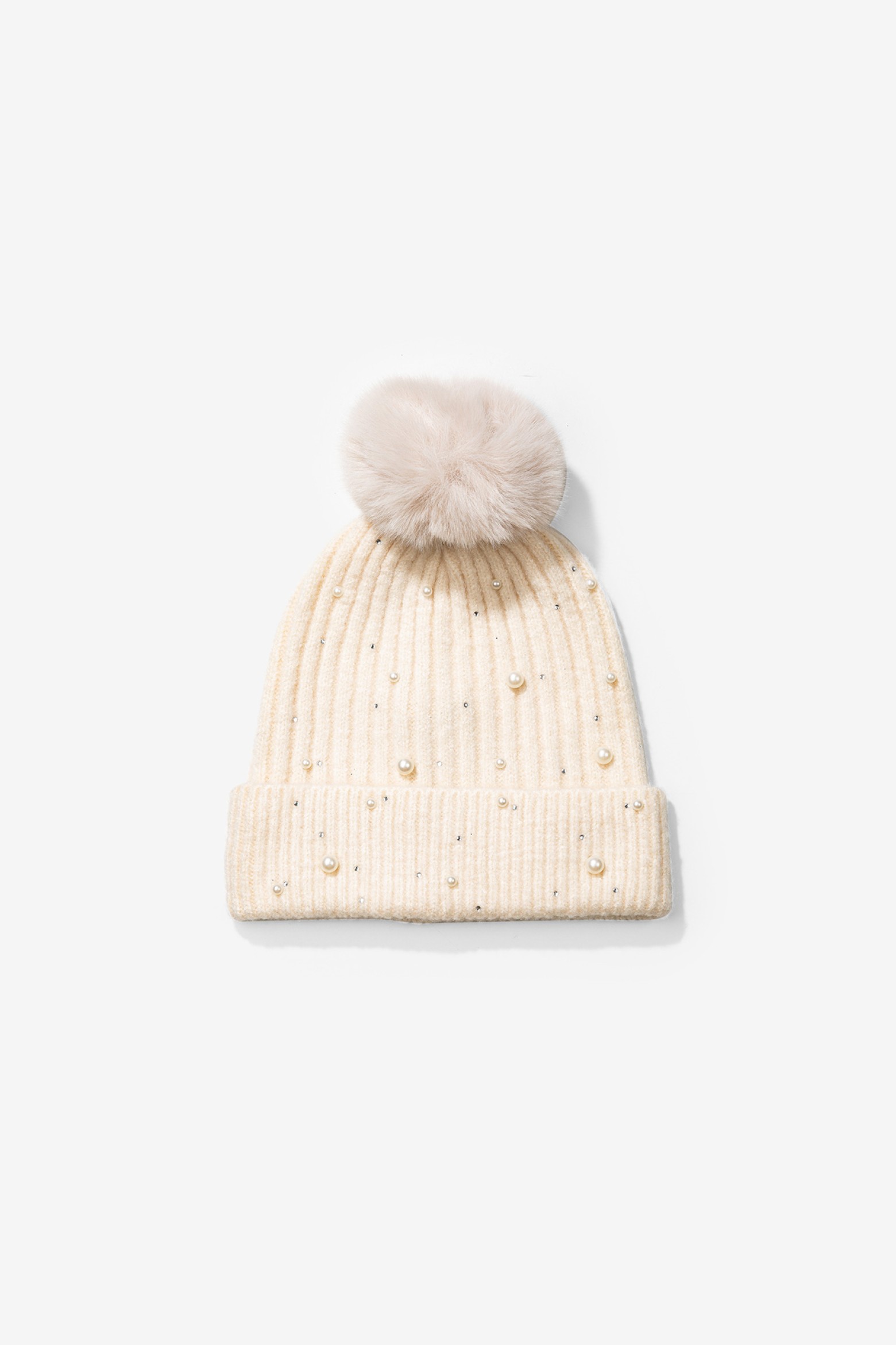 Gorro com Aplicações e Pompom