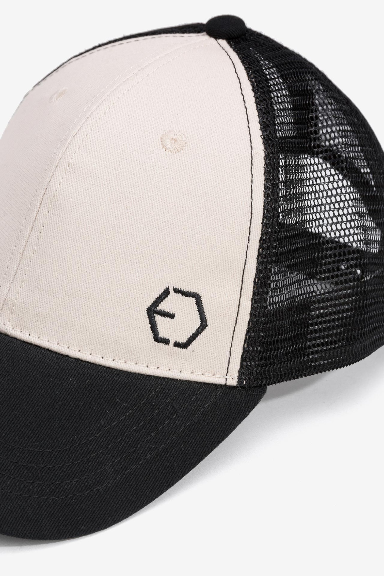 Embroidered Cap With Mesh