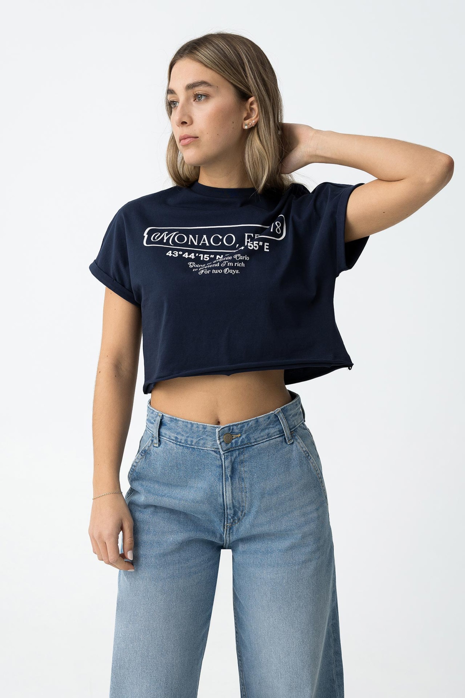 Camiseta cropped con estampado frontal