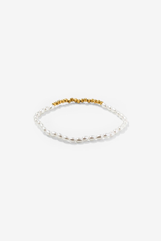 Delicate Gold Pearl Bracelet