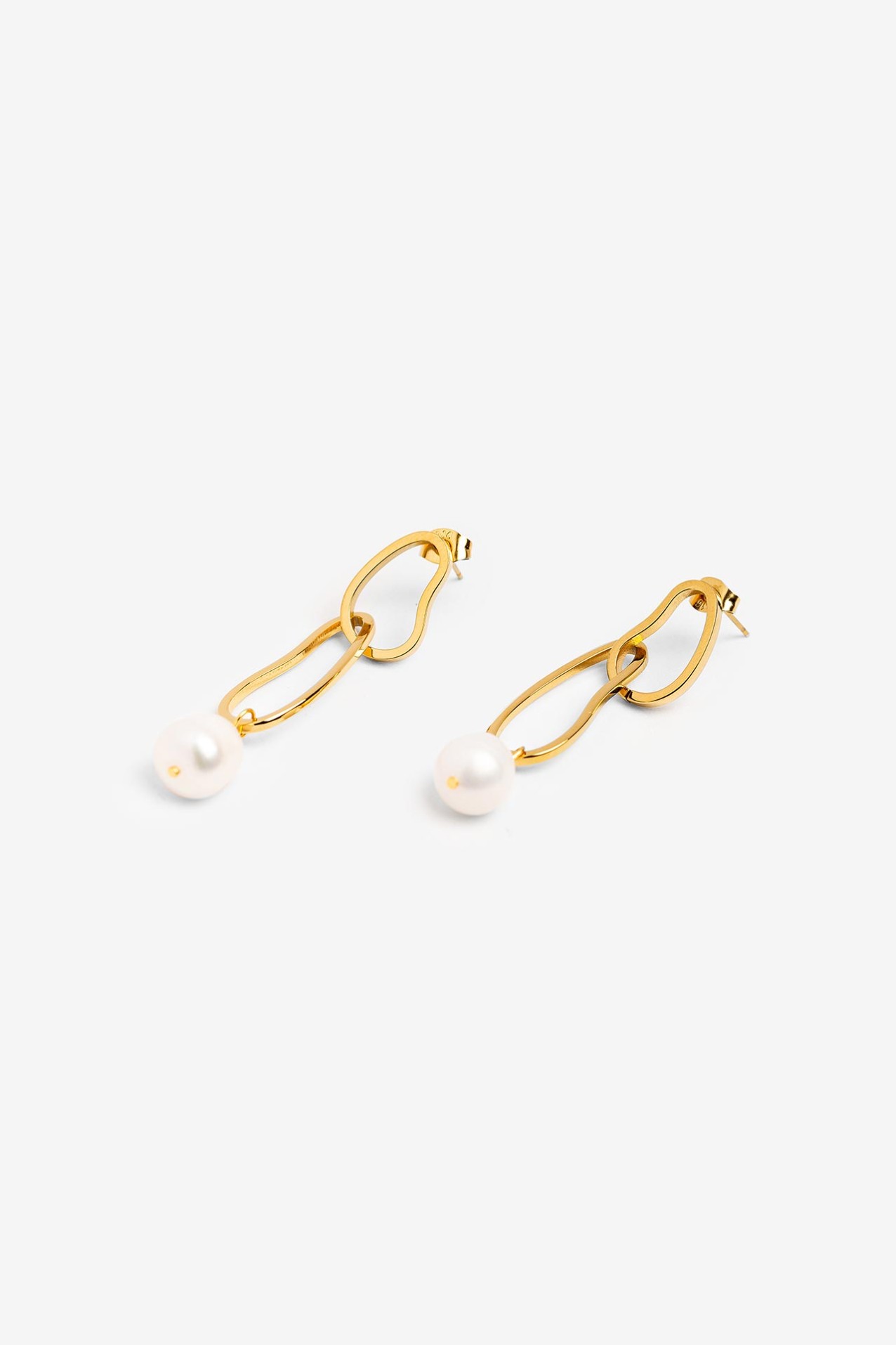 Minimalist Gold Pearl Earrings