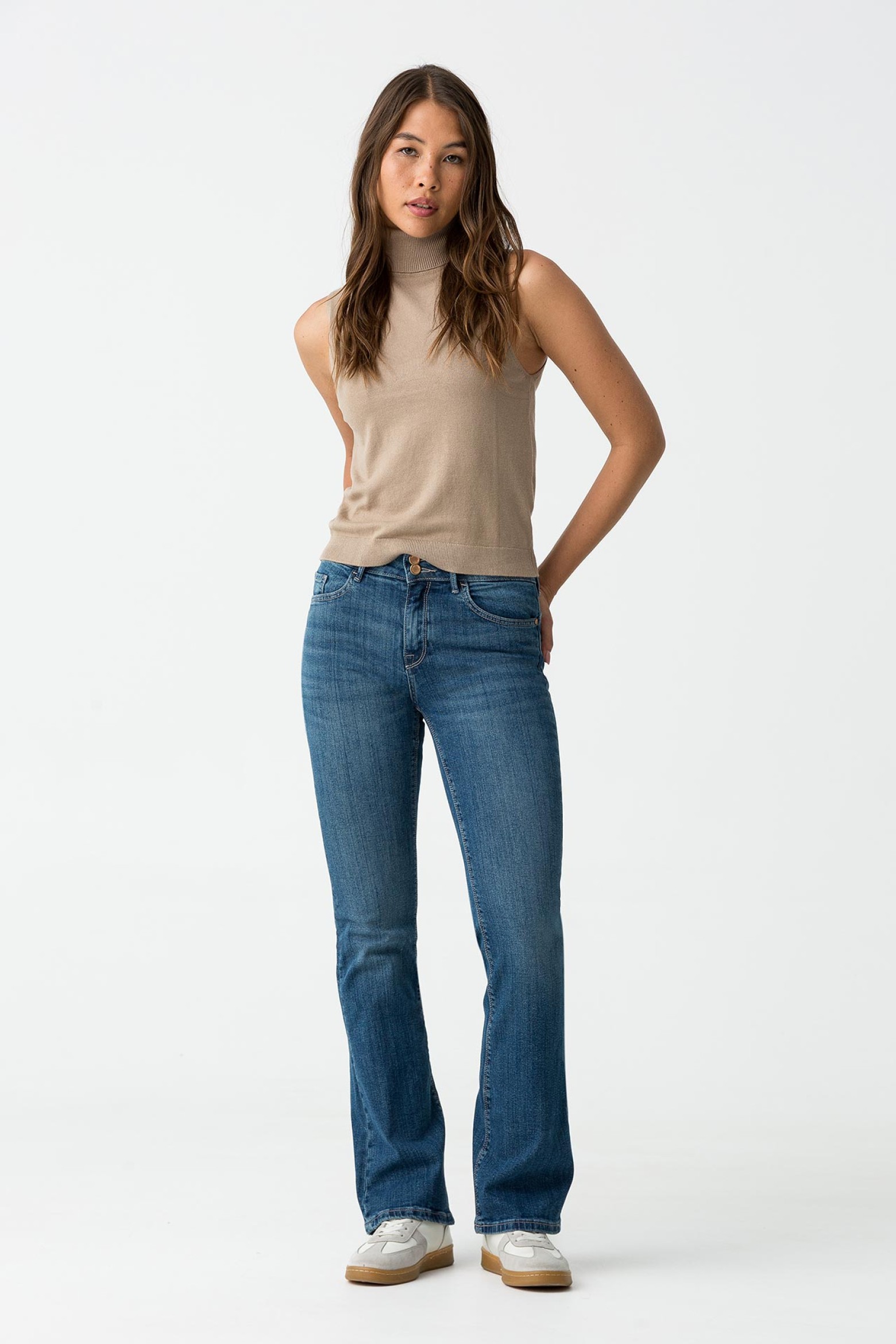 Light Push-up Bootcut Jeans