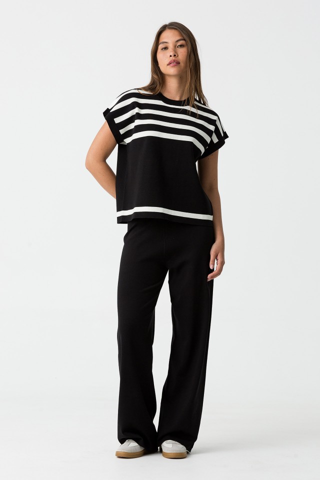 Wide-leg ribbed knit pants