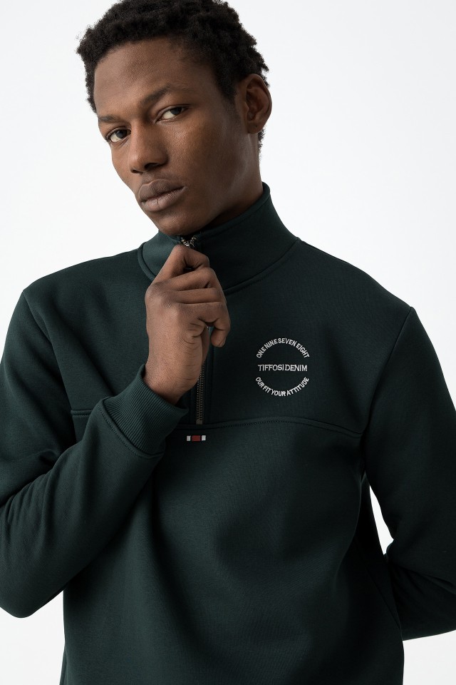Sweatshirt with Zipper