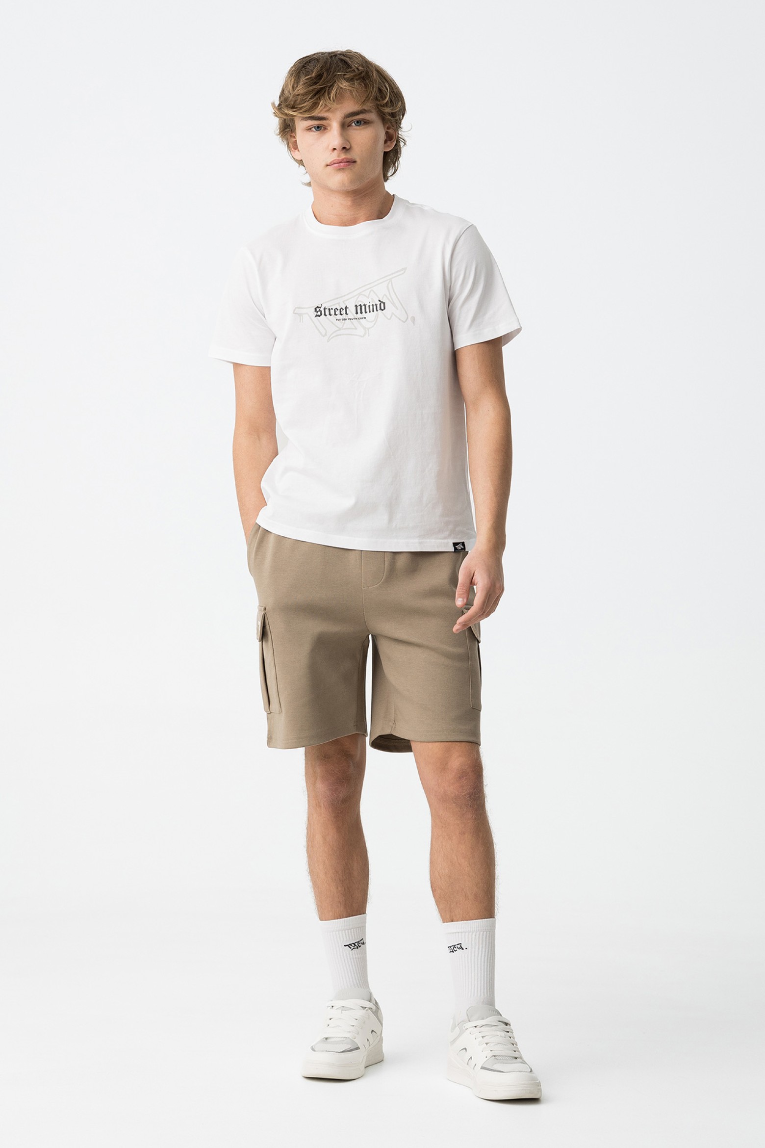 Shorts tipo jogging tipo cargo