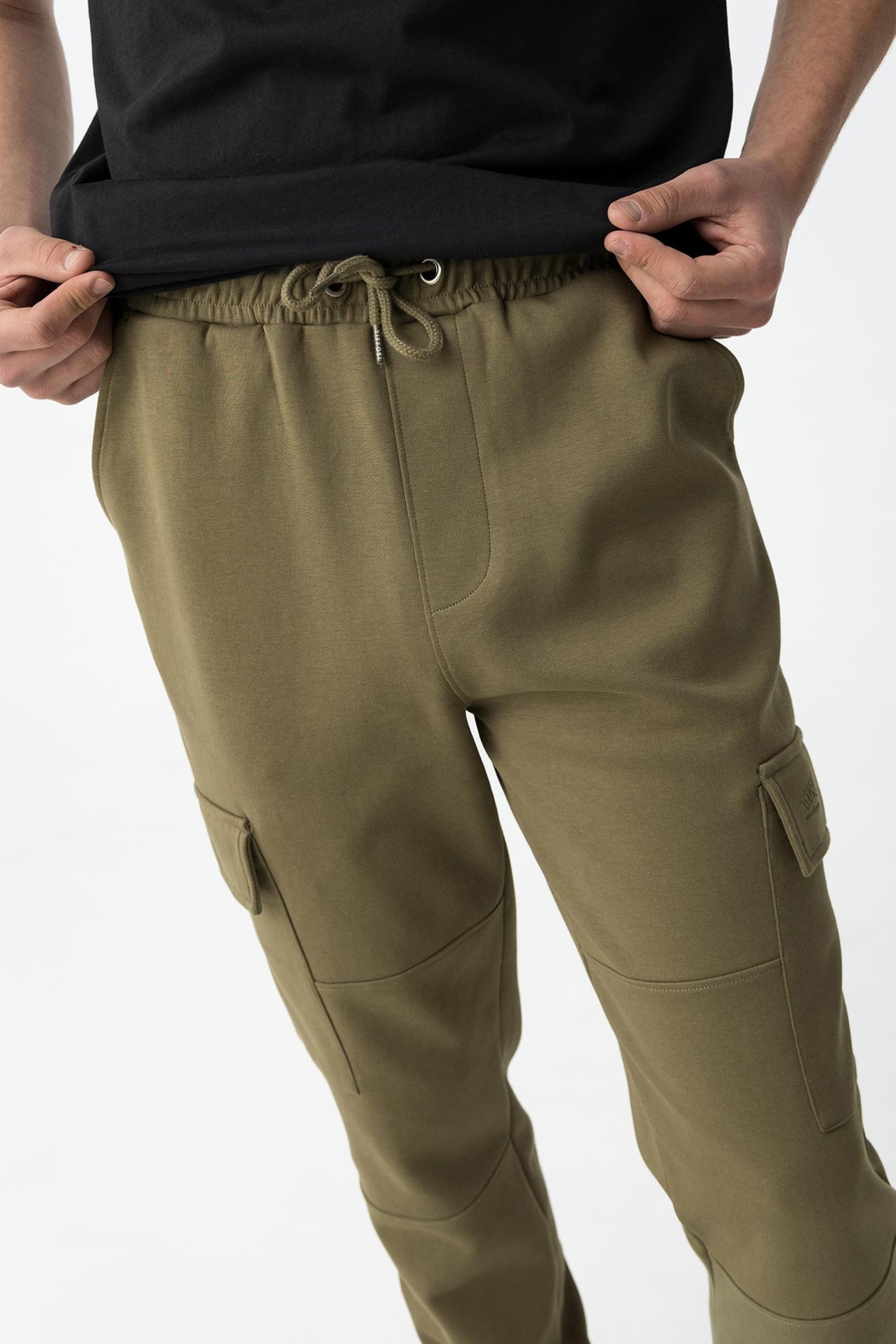 Pantalones cargo con bolsillos
