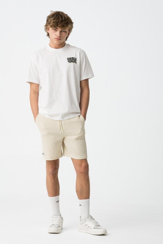 Shorts with Texture and Drawstring