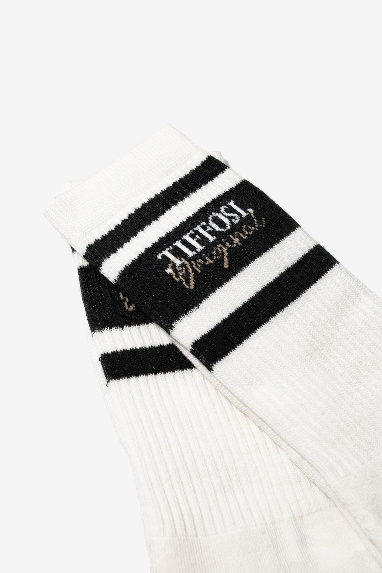 Meias com riscas pretas