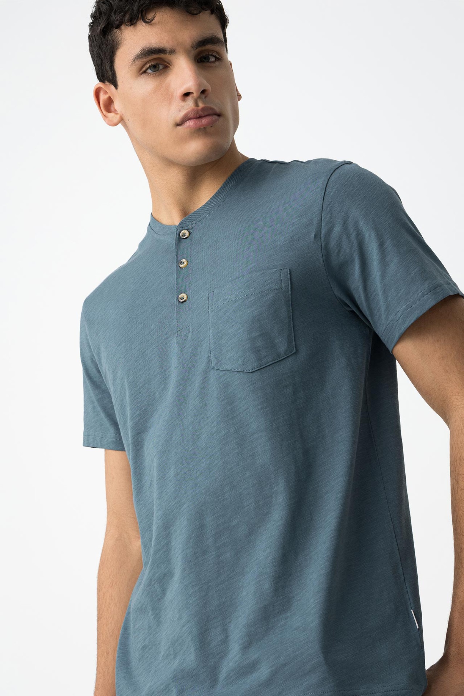 T-shirt Bsica Flam com Bolso