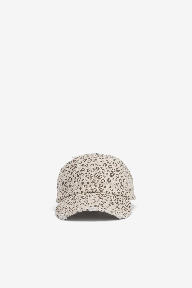 Gorra con estampado animal