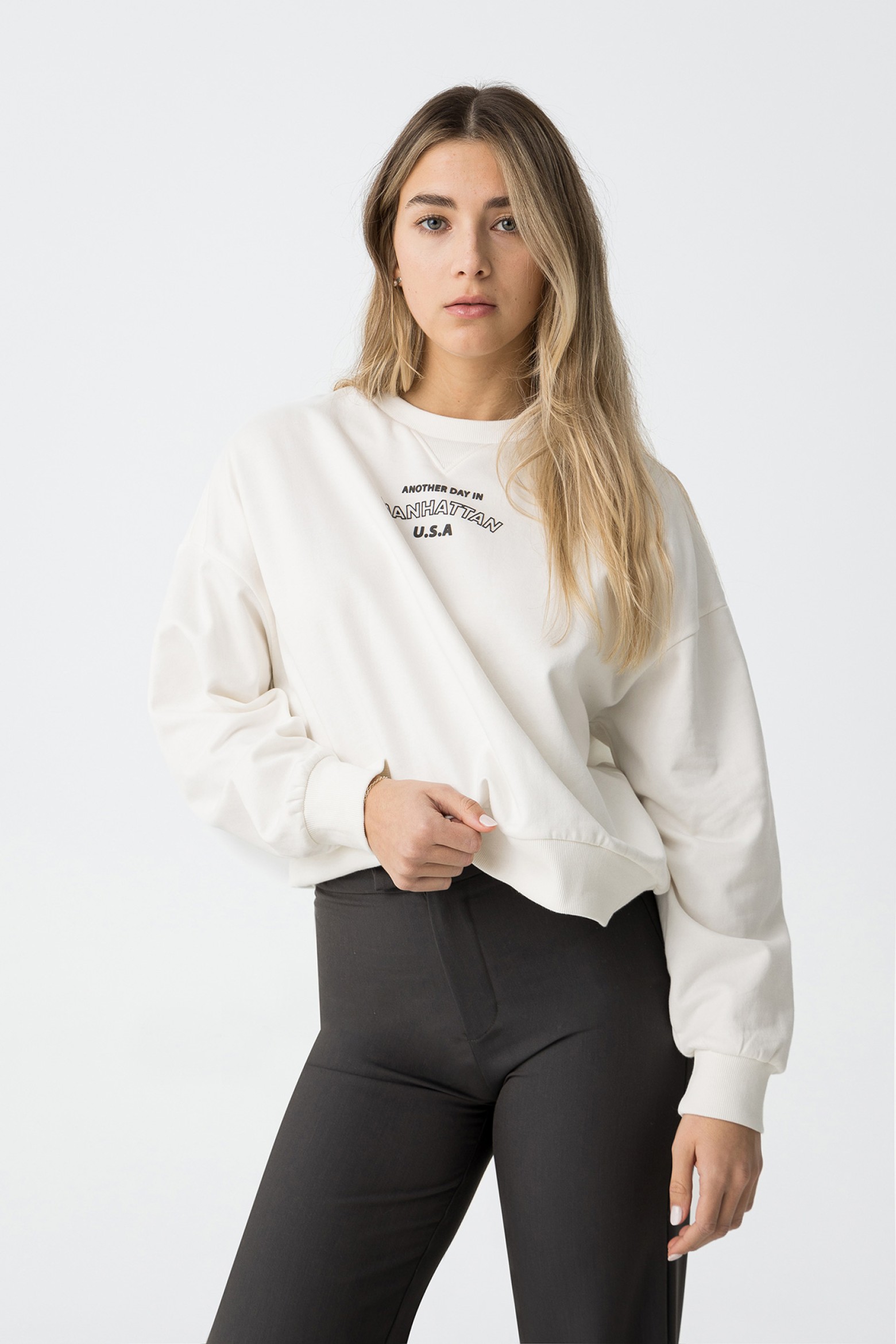 Sudadera con Estampado Frontal