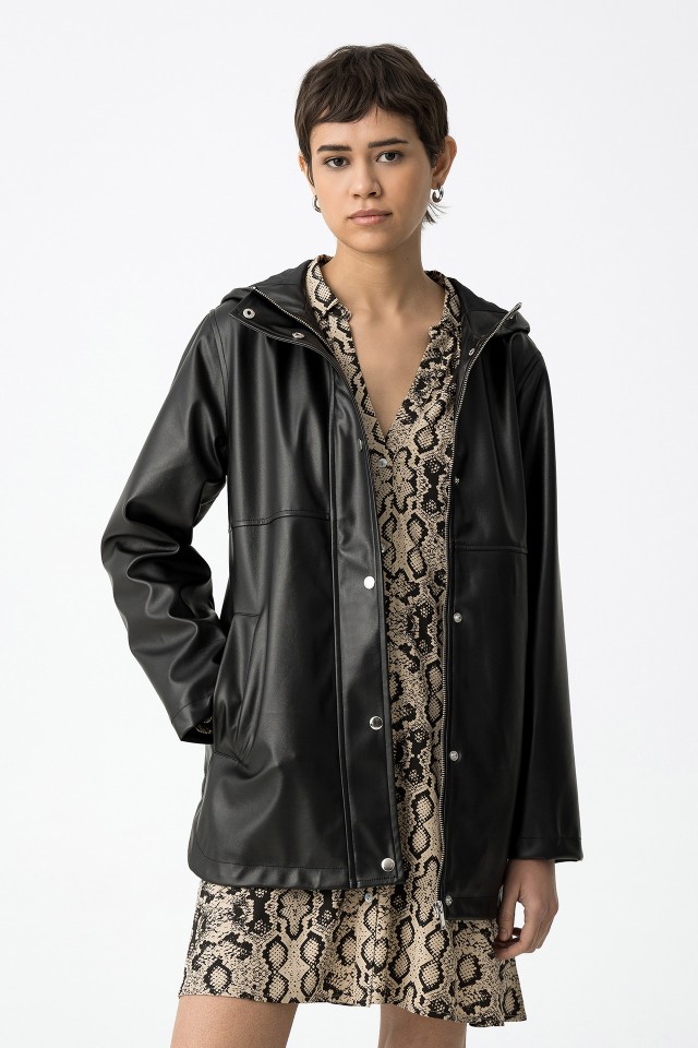Parka con capucha efecto piel