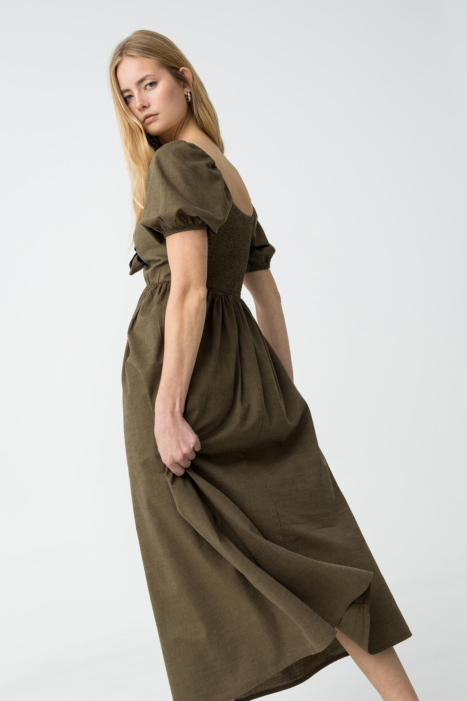Vestido fluido con lazo