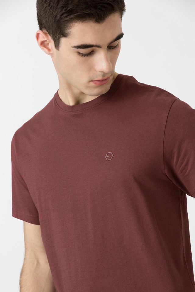 T-shirt Bsica com Logo