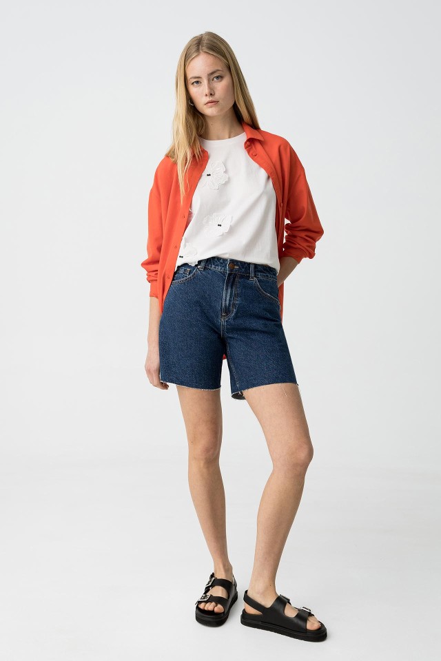 Shorts de mezclilla de tiro medio