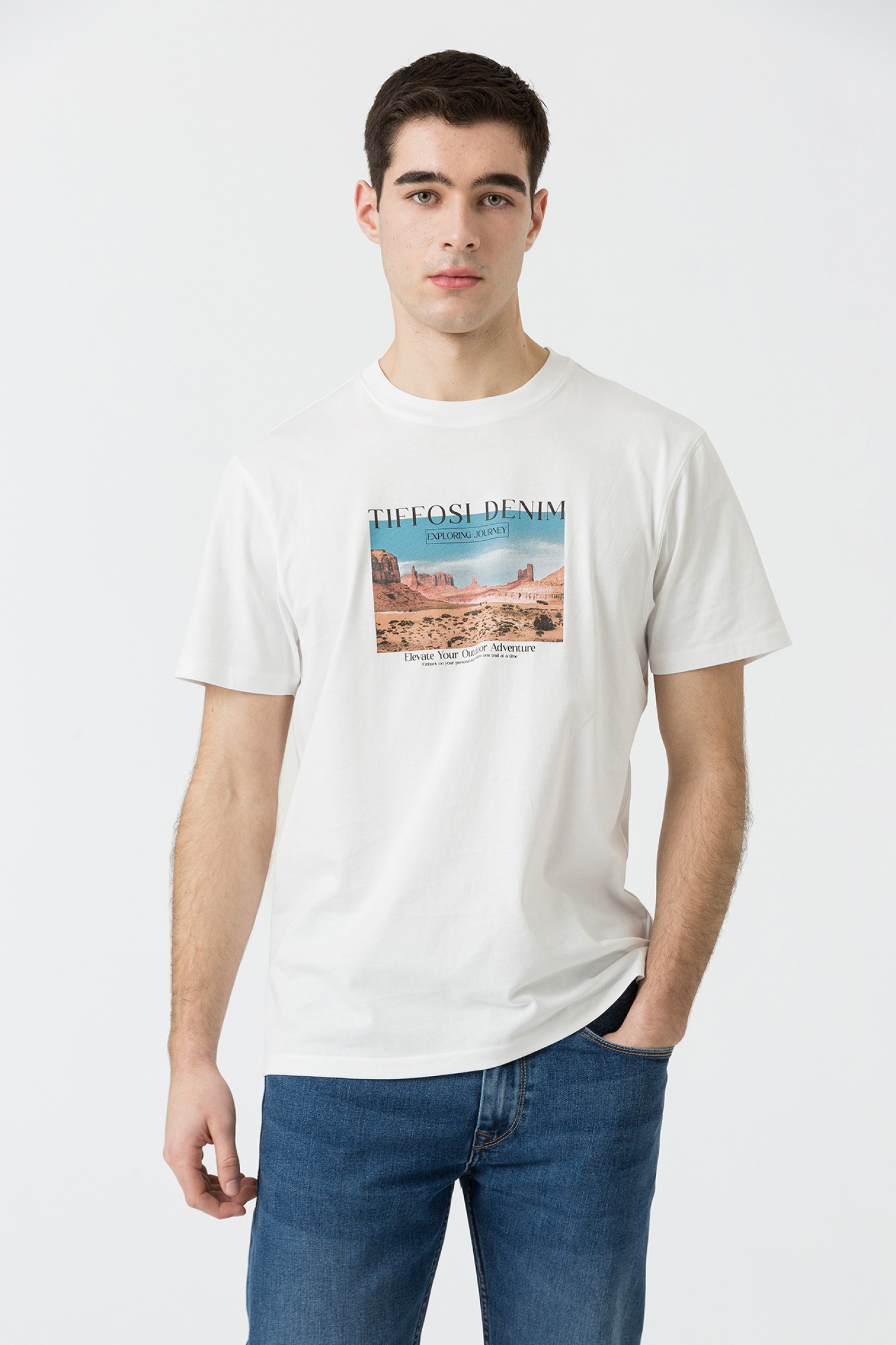T-shirt com Estampado Frontal
