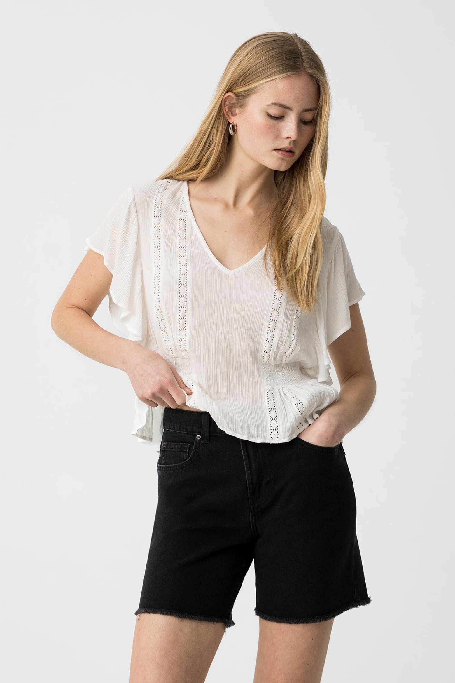 Blusa C/ Folhos e Renda - 10061113_110 | Tiffosi
