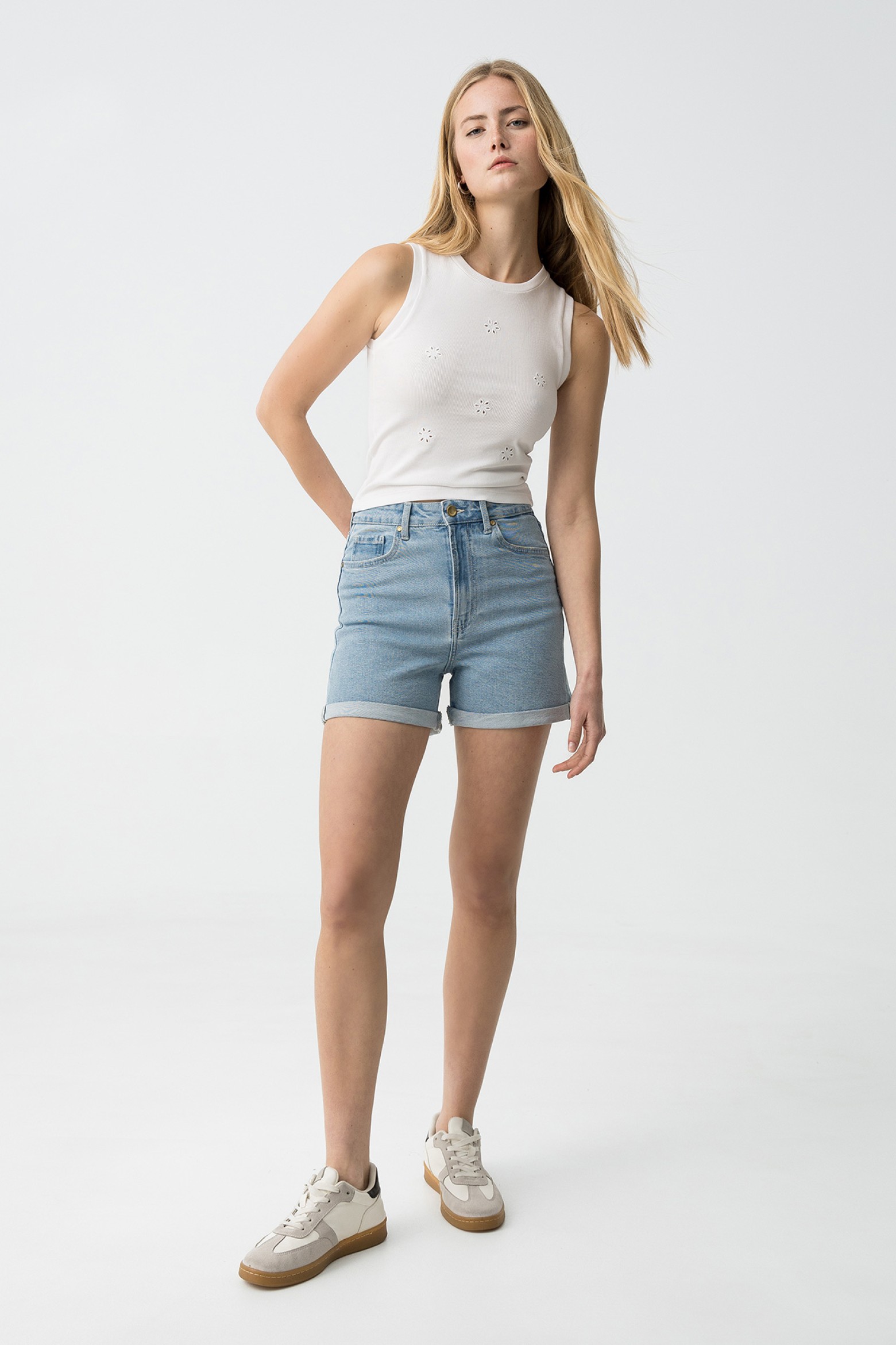 Shorts vaqueros mom fit de talle alto