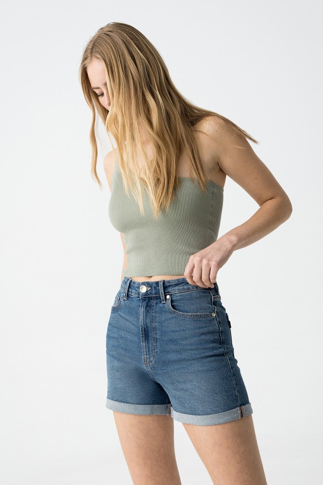 Shorts vaqueros mom fit de talle alto