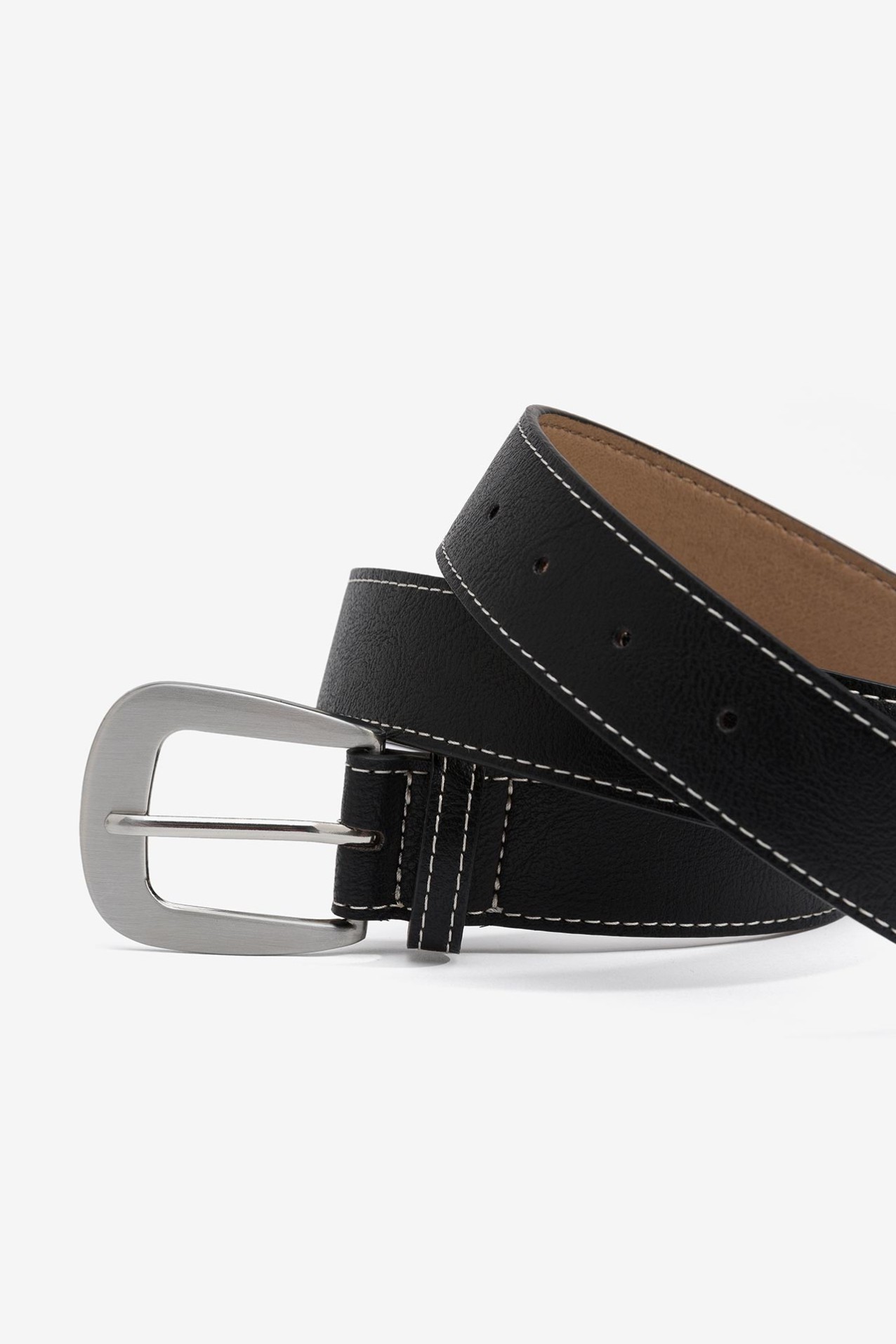 Cinturn con hebilla metlica
