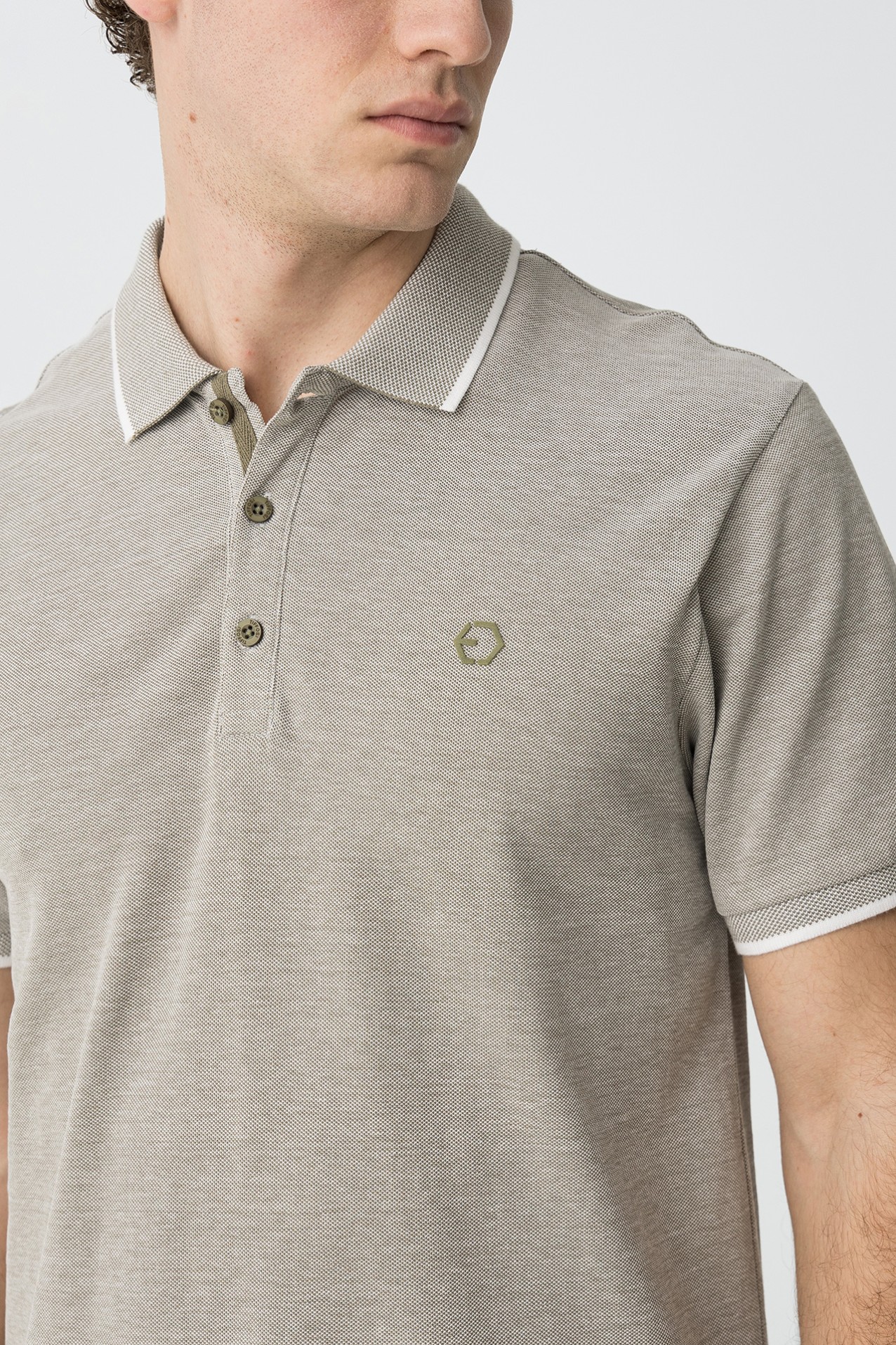 Polo Piqu Detalhe Estampado com Relevo